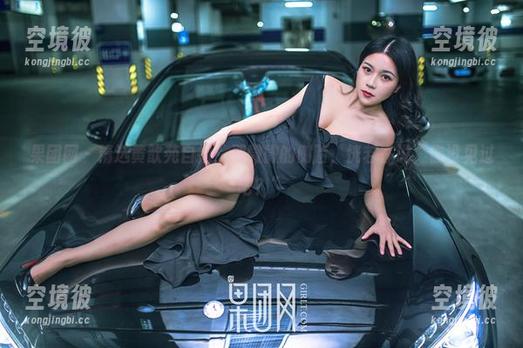 果团网 - 精选黄歆苑自拍：那微微的侧脸，恍若在说“你没见过吧？”