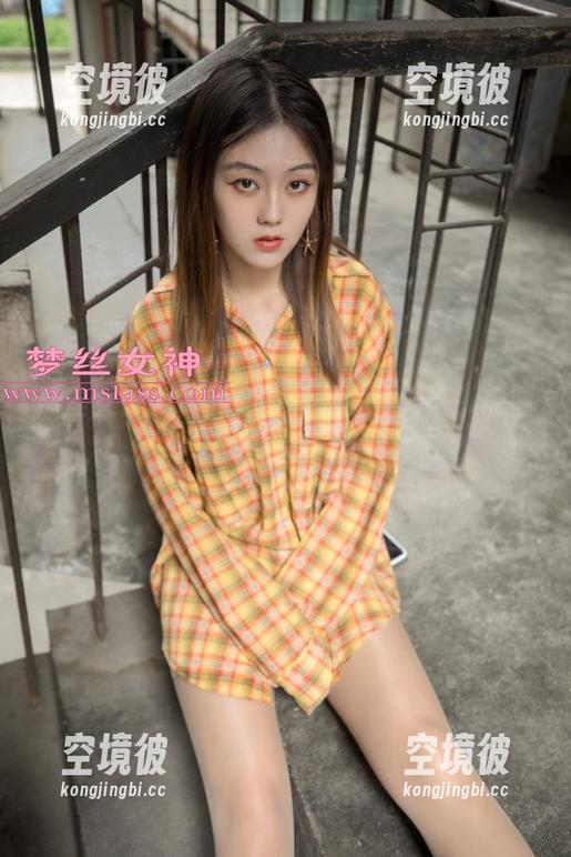 梦丝女神 - 高跟鞋与莹仙女的对话，原图中隐藏的情愫