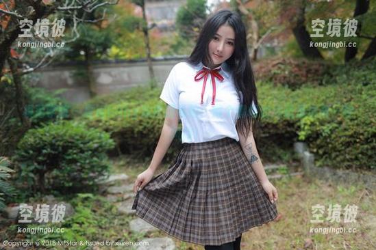 模范学院 - 夏瑶baby体操服私拍：做个懒惰的运动员也是一种风格！