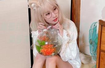 倾情旗舰厅：泥泥汝的黑色图集分享，审美原来可以这么搔首弄姿！