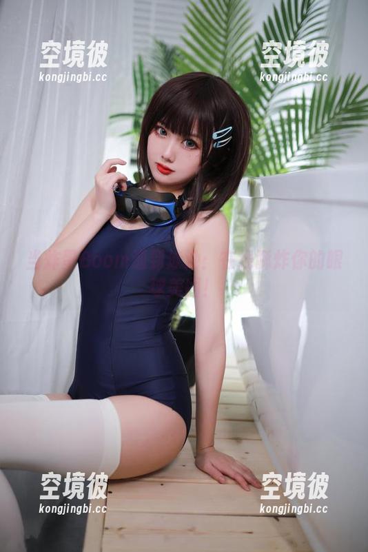 当炸蛋Boom遇到泳池：在线酥炸你的眼球美图！