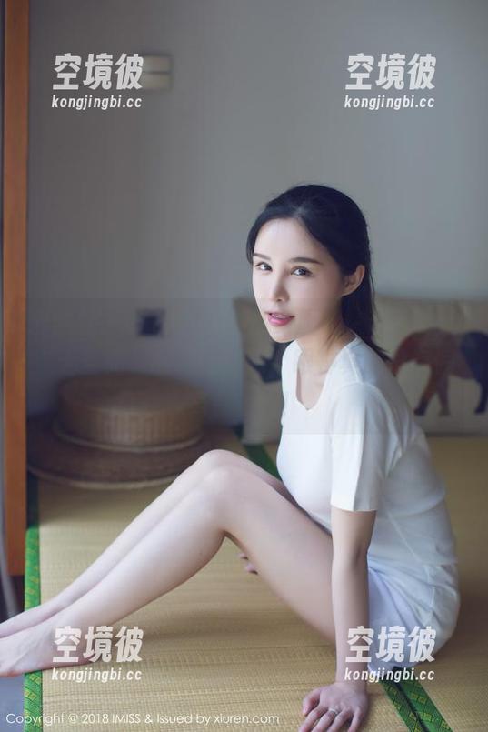 爱蜜社 - Winki丝姬变身厨娘，带你体验“无圣光”的美味诱惑，眼神真的没有偏离食材哦！