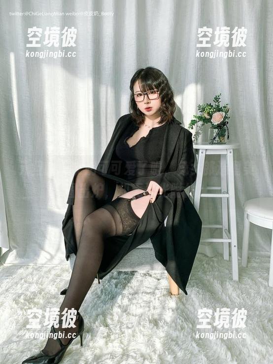 元旦的皮皮奶可可爱了啦，兔女郎造型美图出炉，却无圣光附体？