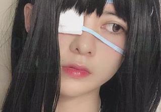 床上躺LOOK，眼酱大魔王w最新图册，果然比基尼不负众望！