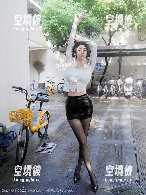秀人网 - Candy糖糖夏天美图集，精选版本，专治烫嘴心情