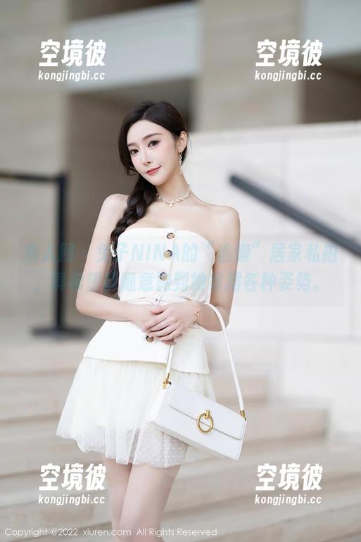 秀人网 - 兔子NINA的“偷懒”居家私拍，真希望能随意跑到她家摆各种姿势。