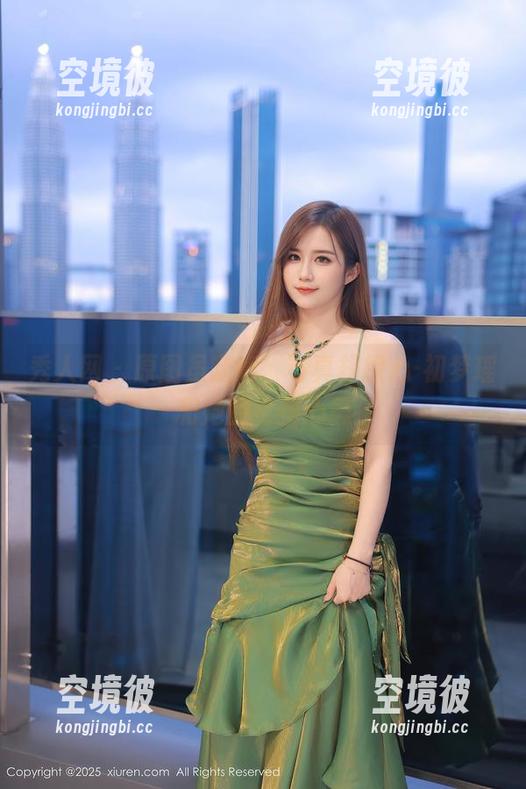 秀人网 - 原图虽随意，写真却撩心-初梦瑶和她的女孩心思