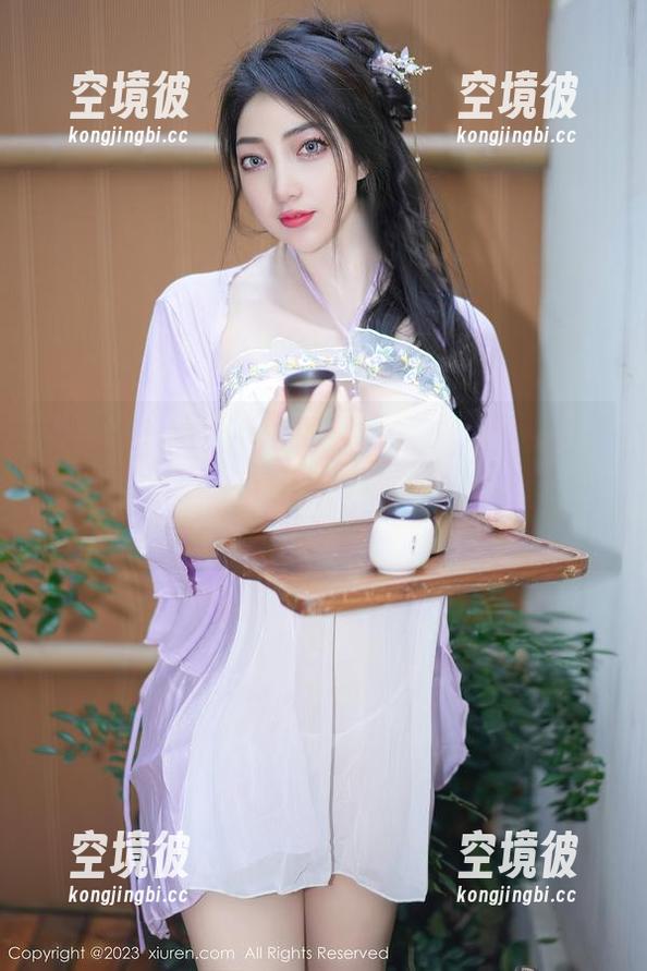 秀人网 - 这种职业装写真真好，安然，你这是在给我们上班的正能量呀？还是别的？