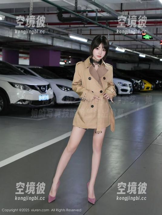 秀人网-小蛮妖_honey 秀人网 - 向小蛮妖_honey拜师学艺,姐姐的写真技能明显溢出屏幕。