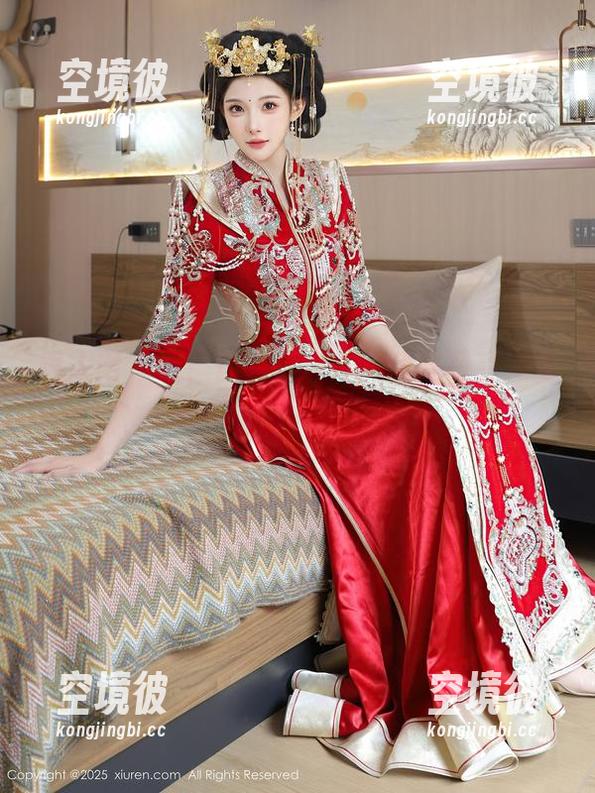 秀人网 - 看！最新“汁汁”制服写真，妥妥的又中招了！