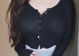 秀人网 – 黑丝套图里的汐汐baby：每一张都像在对我眨眼。