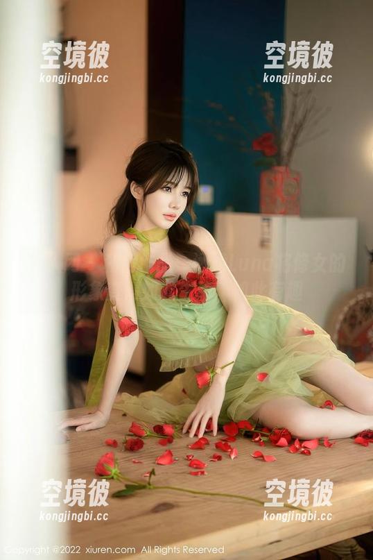秀人网-涵涵Luna 秀人网 - 私房作品:涵涵Luna将修女的形象变得如此生动、如此有趣