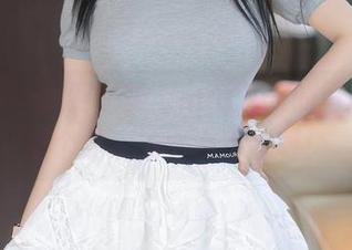 秀人网 – 找到了美七mia女友的写真，那是个贴心的女友不愧呀！