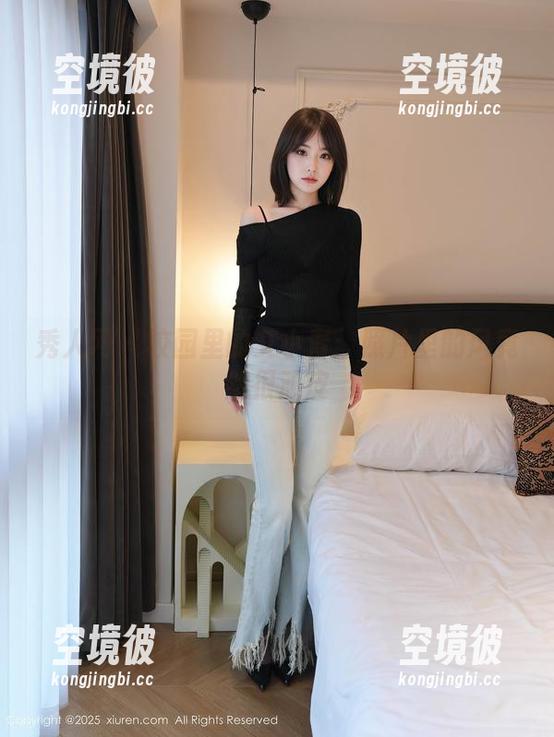 秀人网 - 校园里的艾小青：照片里的风竟然很顽皮