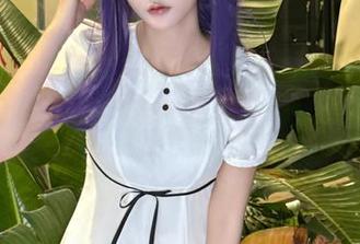 秋山AkI内衣写真，图里图外都散发着扑朔迷离的气息。