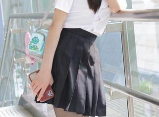 稚乖画册 – 赤西夜夜修女全集：背影藏着的故事，总让我想太多，唉