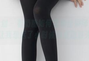 紧急企划 – 看奶糖如何将黑丝演绎到极致，让我想起了小时候的随意时光。