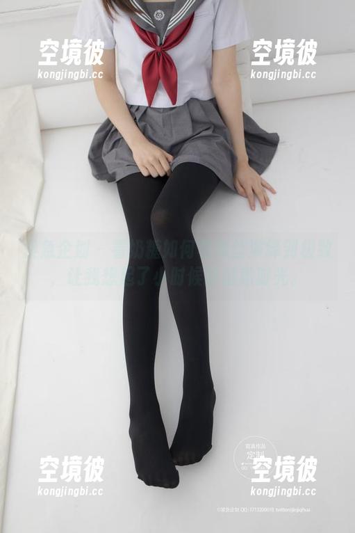 紧急企划 - 看奶糖如何将黑丝演绎到极致，让我想起了小时候的随意时光。