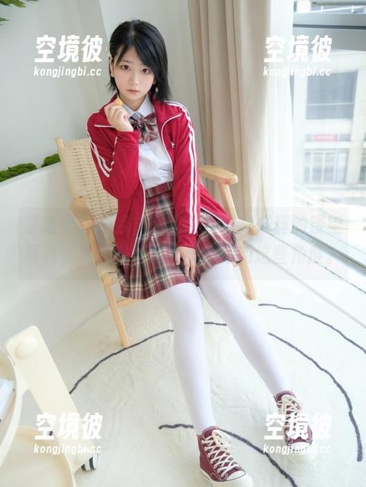 紧急企划-林书辞 紧急企划 - 点击网盘,发现林书辞的镂空写真,真希望能随便聊聊她的这些角度。