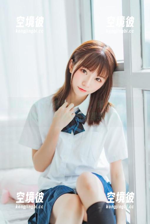 最近发现了一套好玩的图，绮太郎的少女前线新作，一堆图片在那晃啊晃的。
