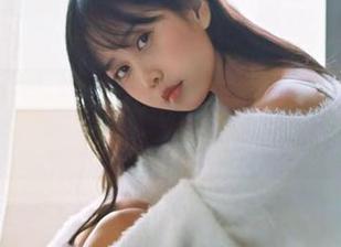 萌芽儿o0+美脚=绝配，更新之后的眼神估计能溶化冰山！