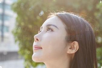 蜜桃社 – 蜜蕊Mary海边海风的“致命一吹”，甚至让图库里的风格也不知所措，结果很滑稽！