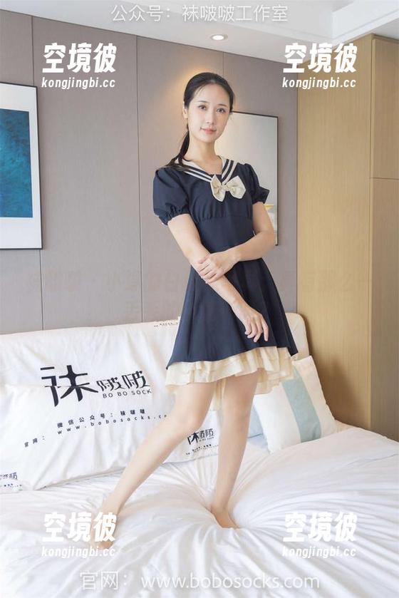 袜啵啵-小淳 袜啵啵 - 小淳的白棉袜写真:真有那么一丢丢的小清新吗?