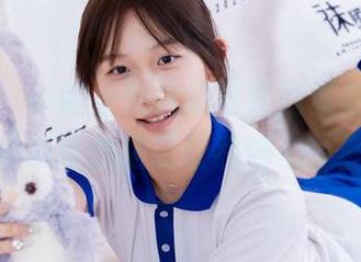 袜啵啵 – 小甜豆这次睡衣套图更新，相信我，这种粉嫩的搭配让我内心小鹿乱撞！