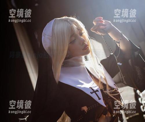 阿寨寨ninja 阿寨寨ninja的女王写真,完全无圣光,不见光环真让人无奈。