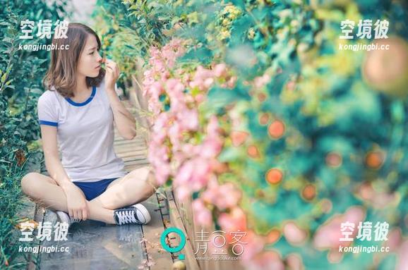 青豆客 - 汪佩妮Penny学姐送来的新套图：别低头，学姐在这里撑腰！