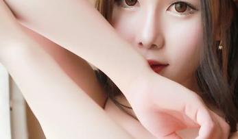青豆客 – 王语纯黑色图集：这画面也太个性了吧