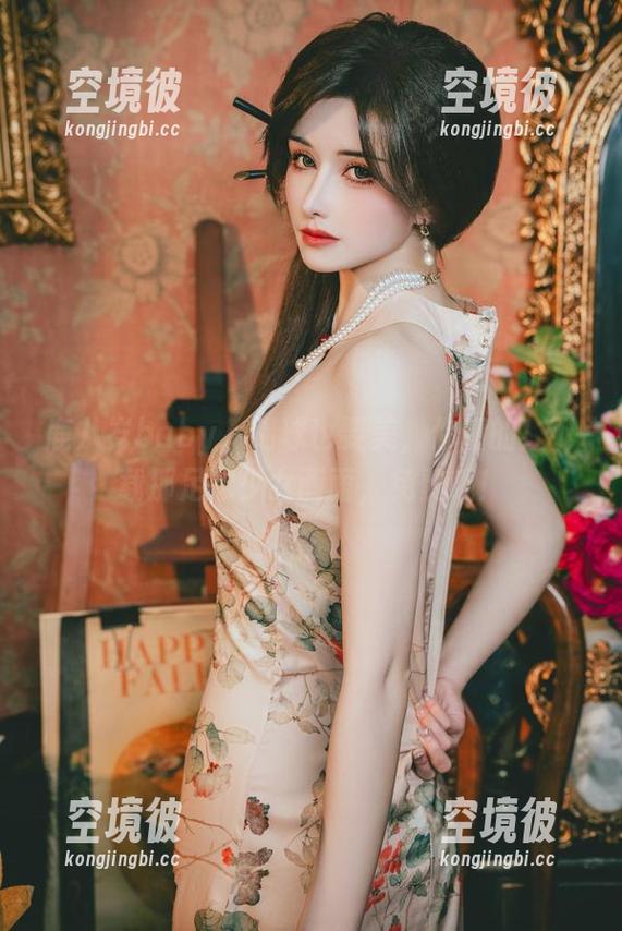 鹿八岁baby，踢球也要美，你懂的！下载那足球少女画面，免费哦！